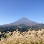 【静岡の絶景】すすきと富士山を楽しめる十里木高原展望台…裾野にこんな絶景が…！
