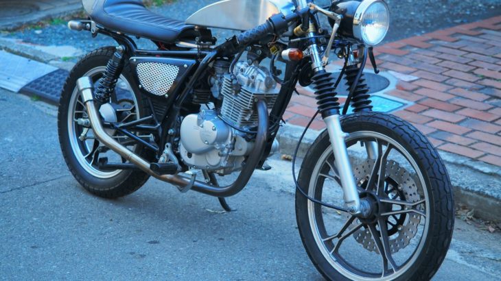 GN125 caferacer アルミタンク磨き後1