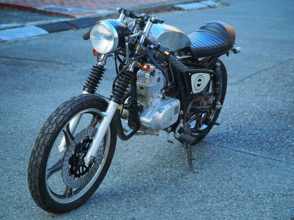 GN125 caferacer アルミタンク磨き後3